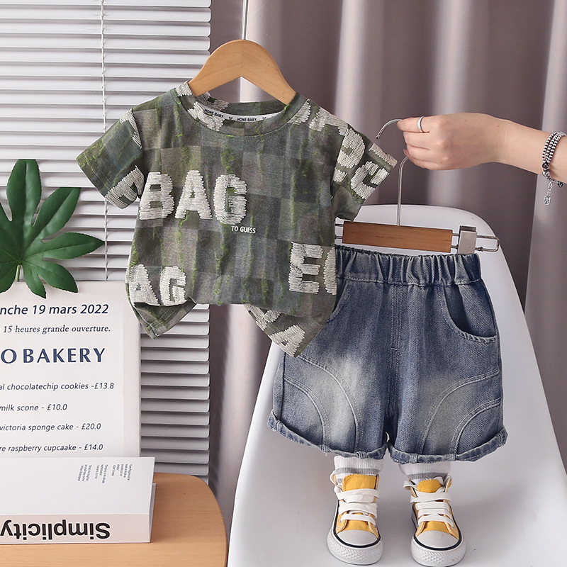 Baby Clothing Wash - ชุดเสื้อผ้าเด็กผู้ชาย 2 ชิ้น, เสื้อยืดพิมพ์ลายตัวอักษรลายสก๊อตและกางเกงขาสั้นผ้ายีนส์, ชุดลำลองฤดูร้อนสำหรับเด็กวัยหัดเดินสำหรับสวมใส่ทุกวัน